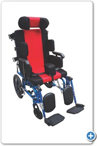 Estructura de aluminio en color azul.
Ancho del asiento: 15”.
Asiento, respaldo y cabecera tapizado en tela.
Cabezal ajustable.
Incluye arnés de seguridad.
Reclinable de 90º hasta 160º.
Incluye dos palancas, una para reclinar el respaldo y la
otra palanca para reclinar totalmente la silla.
Descansabrazos rectos fijos.
Cojines laterales y cojín abductor, tapizados en tela.
Elevapiernas abatibles y desmontables.
Ruedas traseras de 15”, con rin de policarbonato.
Ruedas delanteras de 6”.
Sistema anti vuelco.
Soporta 110 kg.
